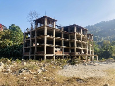  म्याद थप्दा समेत नबनेको प्रशासकीय भवन अलपत्र अवस्थामा 